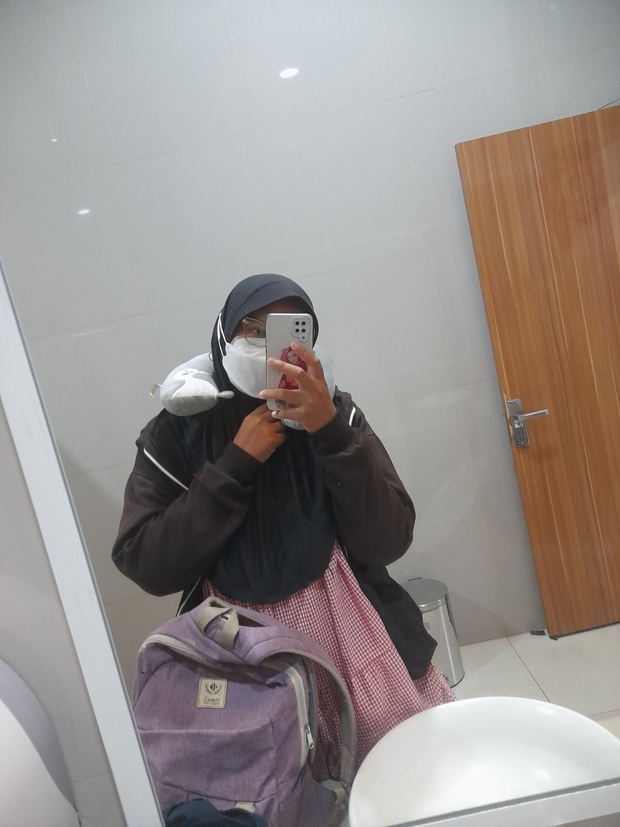 zzzrcn's tweet photo. aku dan kereta api Indonesia, sebuah utasan~
yaallah berikanlah rezeki yg melimpah biar kalau naik kereta sendiri atau bareng-bareng pakai eksekutif (luxury juga dong) yaallah hehe https://t.co/CT4u8DLonV