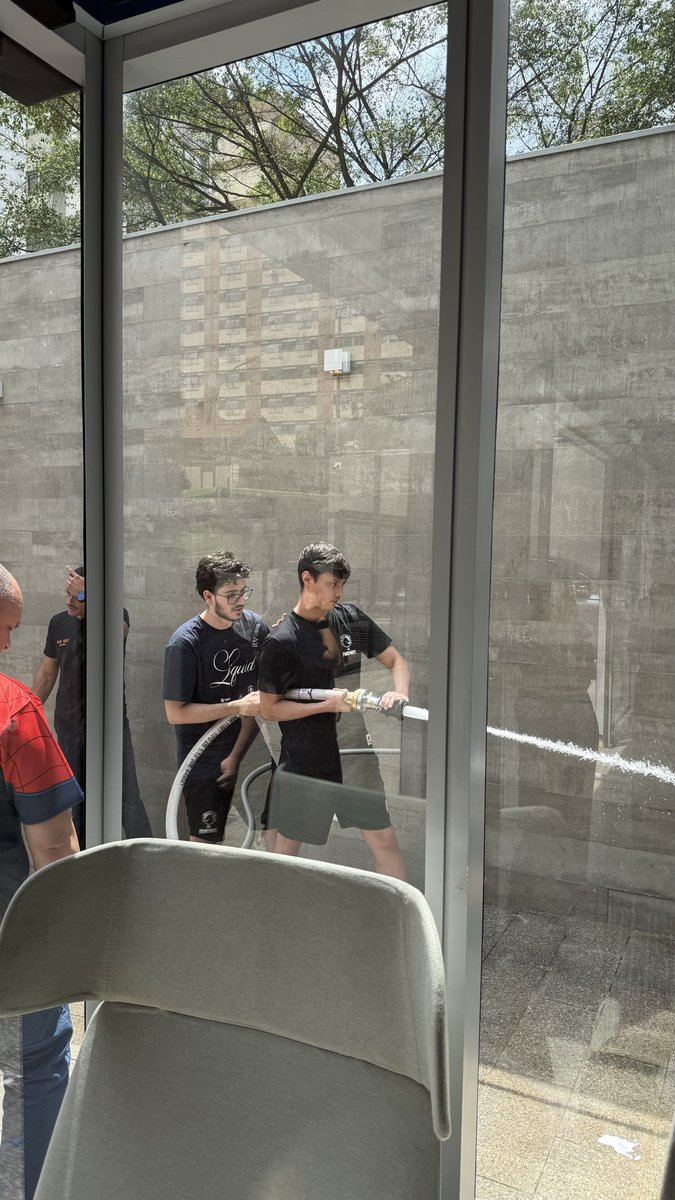 TLAW vittzzz tweet media