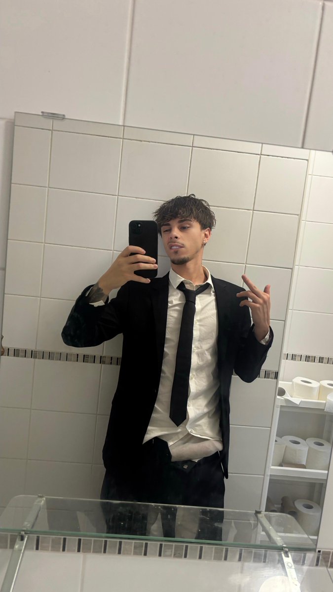 adriannahawleyy's tweet photo. check the comments if youre curious https://t.co/OyX2DUCO21