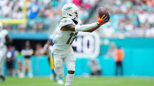 WesternCube's tweet photo. Breaking: Jaylen Waddle traded to the Denver Broncos in a blockbuster deal. Miami receives multiple draft picks, including a 1st-rounder, as Denver adds a star WR to boost its offense. https://t.co/QATLfgboCQ