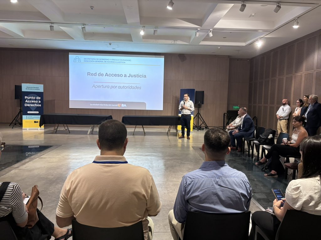 franquintana's tweet photo. Participé del Dialogando BA: un encuentro impulsado por la Dirección General de Acceso a Justicia, en el marco de la "Red de Acceso", que busca fortalecer vínculos y generar confianza entre los equipos para impulsar el trabajo en conjunto. https://t.co/OSPMLD5HUk