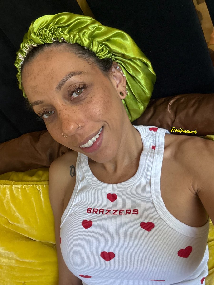 THE QUEEN OF FACIALS‼️👸🏽🍋💦 tweet media