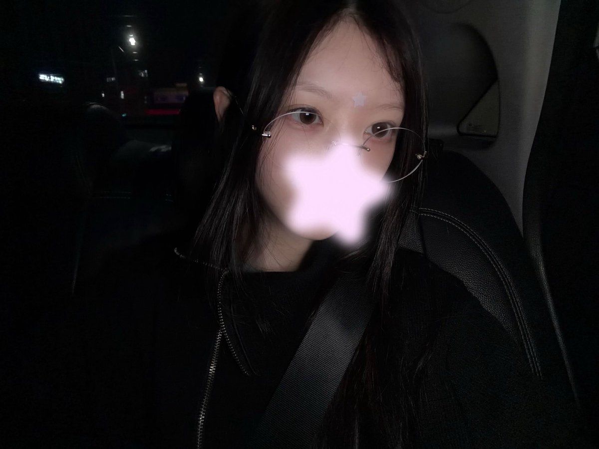 MOKA looks so pretty in newly shared photos on Weverse DM!

#ILLIT #아일릿 #MOKA <a href="/ILLIT_official/">ILLIT official</a>