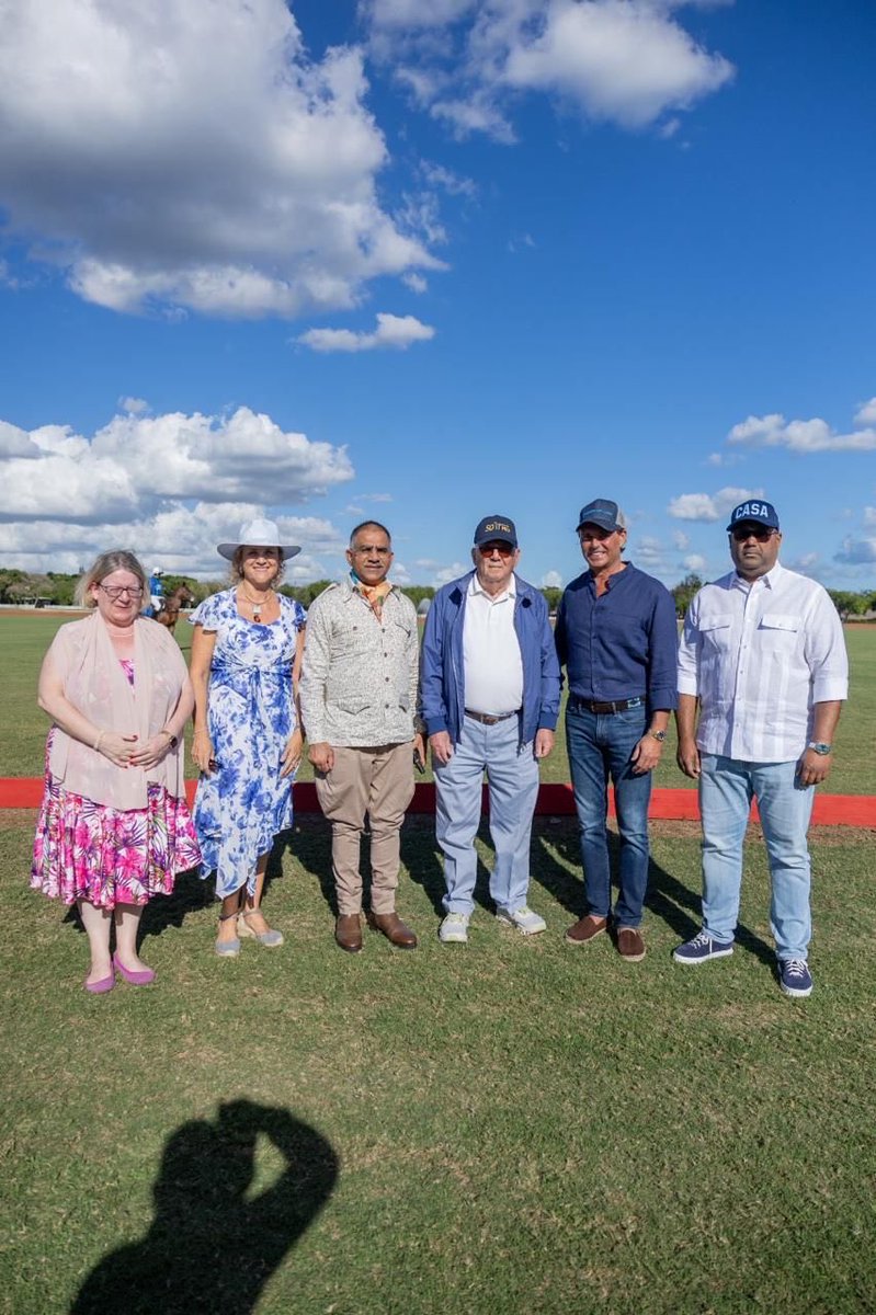 India in Dominican Republic & Haiti tweet media