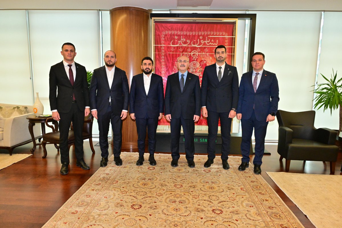 📌 Valimiz Sayın <a href="/yskosger/">Yavuz Selim KÖŞGER</a>, TÜGVA (Türkiye Gençlik Vakfı) Genel Başkanı İbrahim Beşinci ile TÜGVA Denizli İl Temsilcisi Ali Durmuş ve beraberindeki heyeti makamında kabul etti. 

📌 Sayın Valimiz, nazik ziyaretleri için kendilerine teşekkür etti.