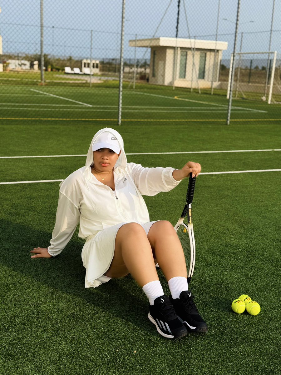 Happiness Hanson tweet media