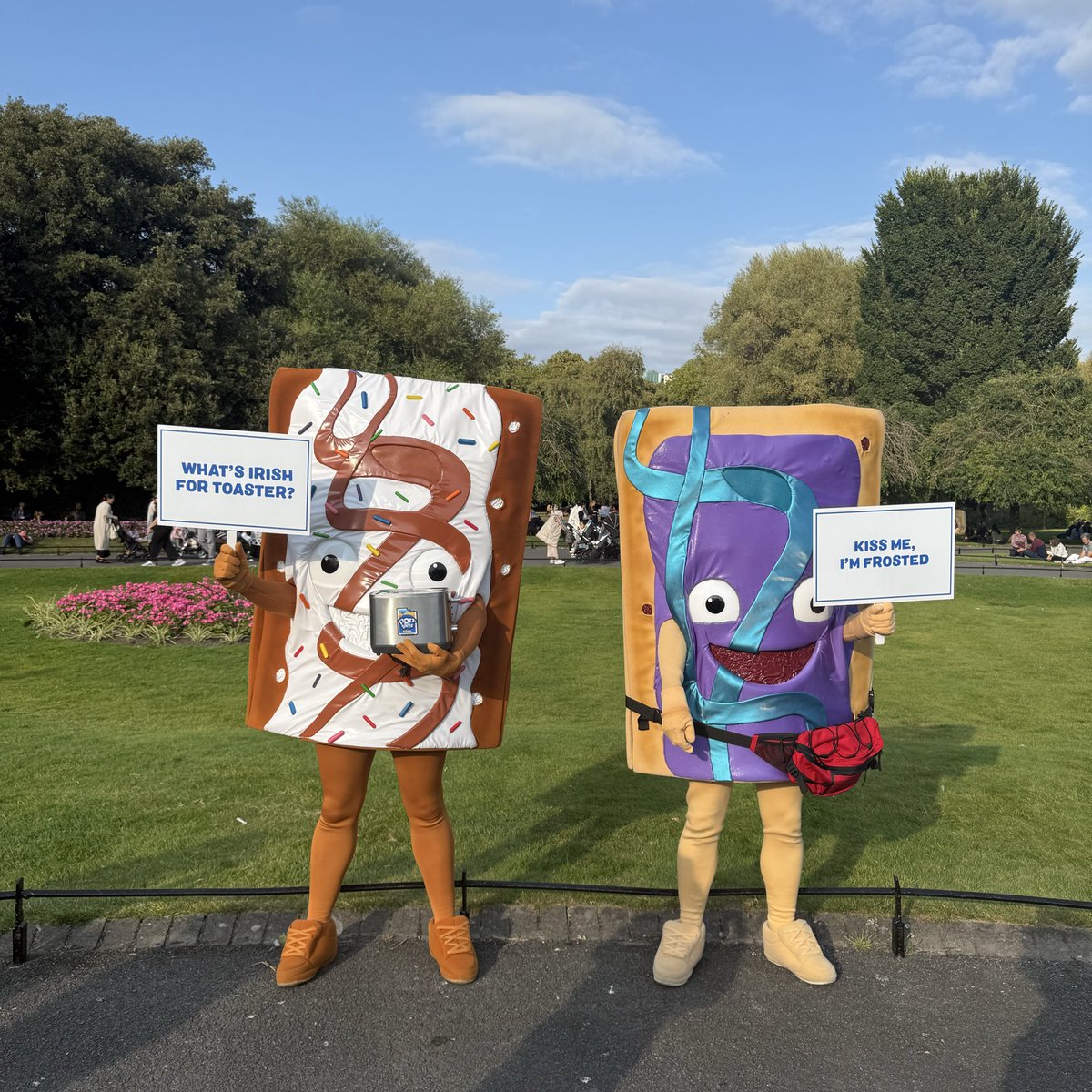 Pop-Tarts Bowl tweet media