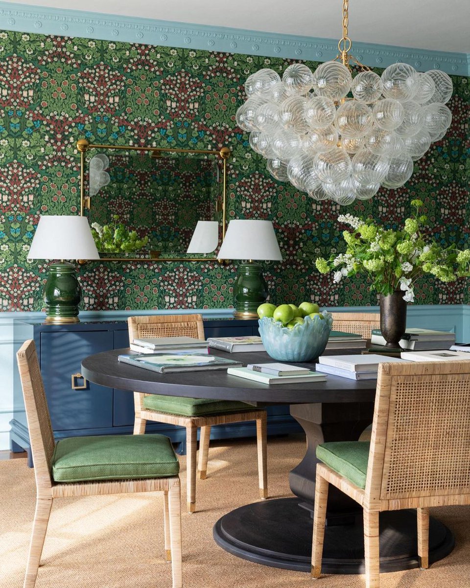 HandmadeTables's tweet image. 🍀Happy St. Patrick's Day!🍀

Want your own; design it below! ⬇️

🔗bit.ly/EF_Contact_Us

#customtable #customdesign #furnituredesign