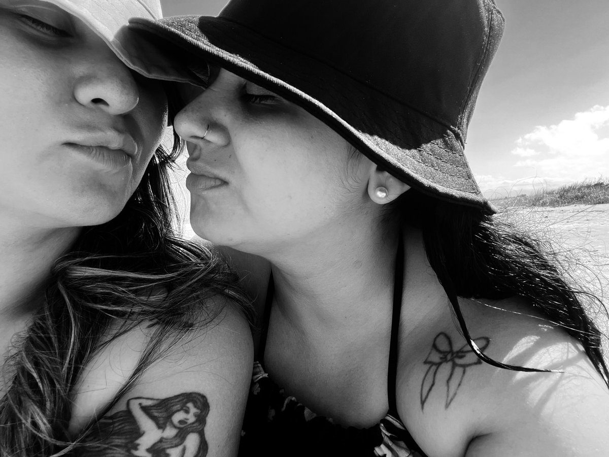 eu quero ser teu sol, eu quero ser teu ar, sua respiração, a fonte desse amor veio do seu olhar, direto pro coração. 💛☀️