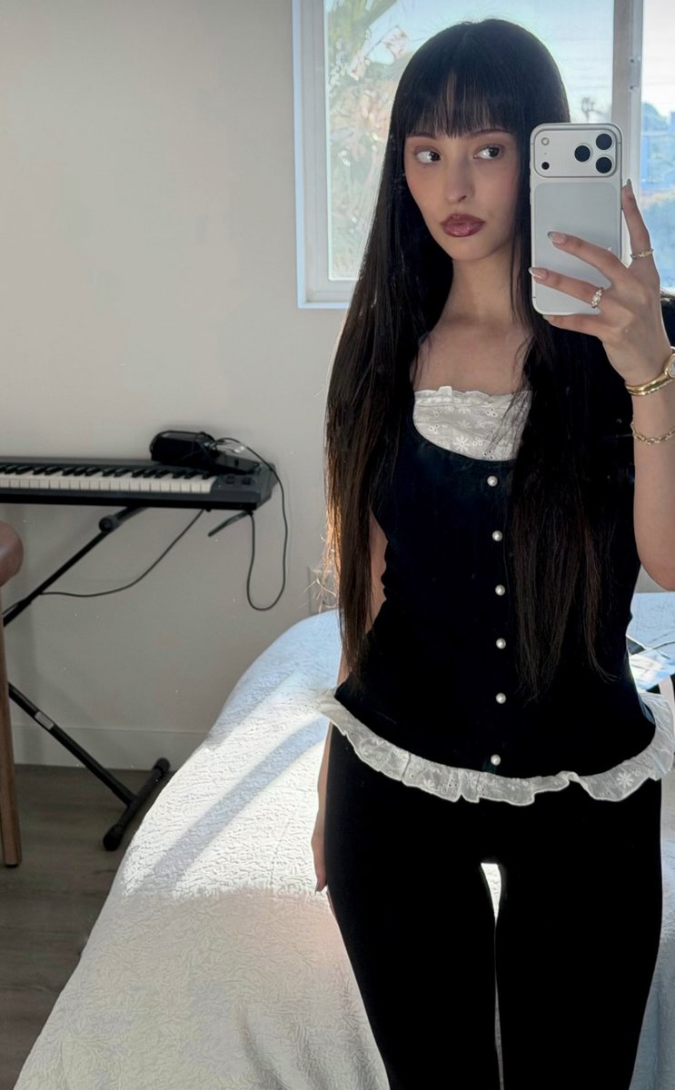 Faouzia Source tweet media