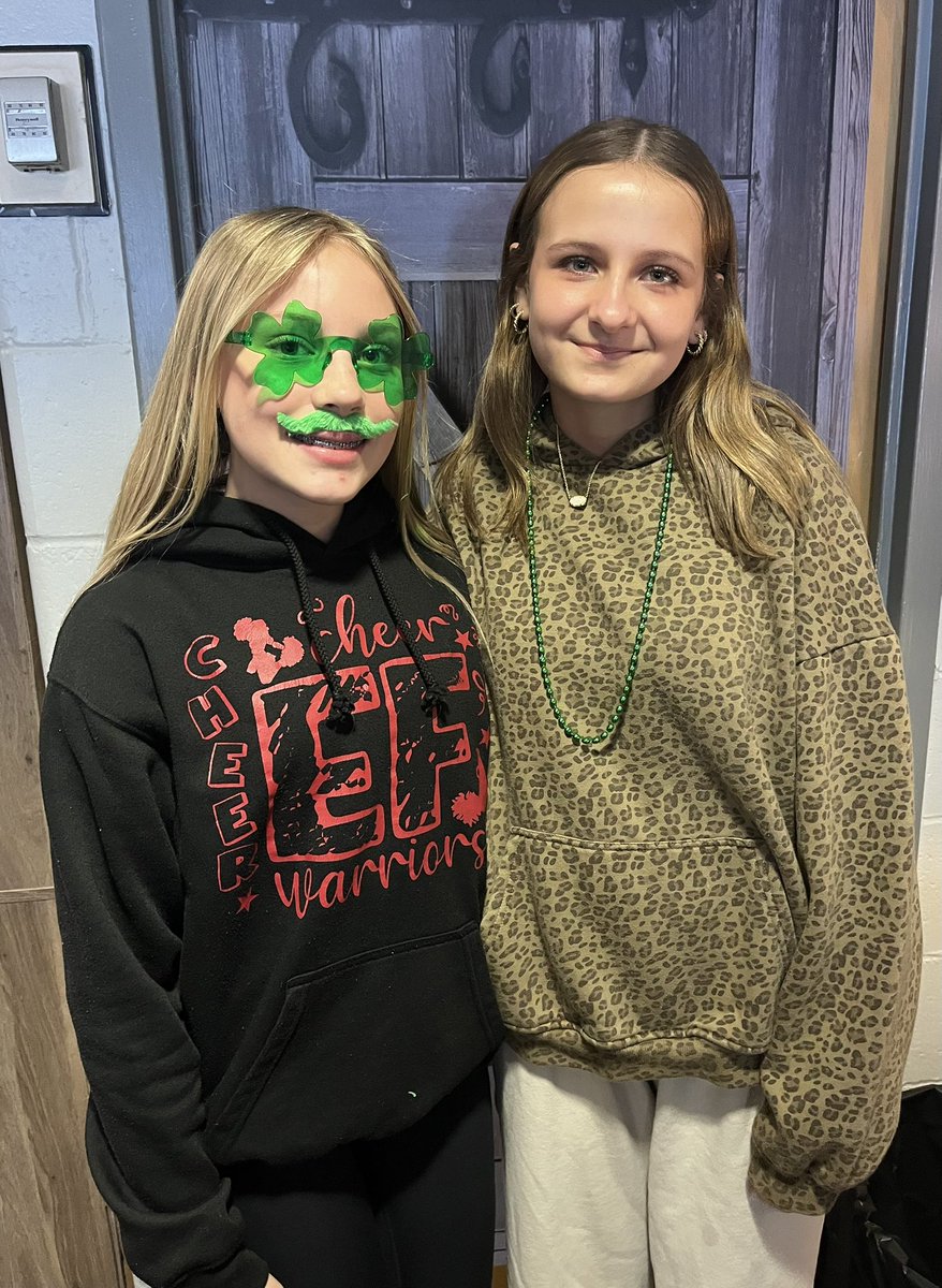 Elizabeth Forward Middle School tweet media