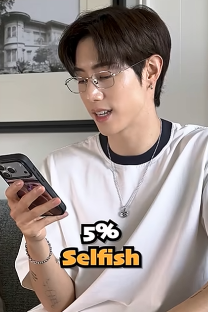 𝐀𝐝𝐨𝐡𝐨𝐥𝐢𝐜𝟗𝟑 tweet media