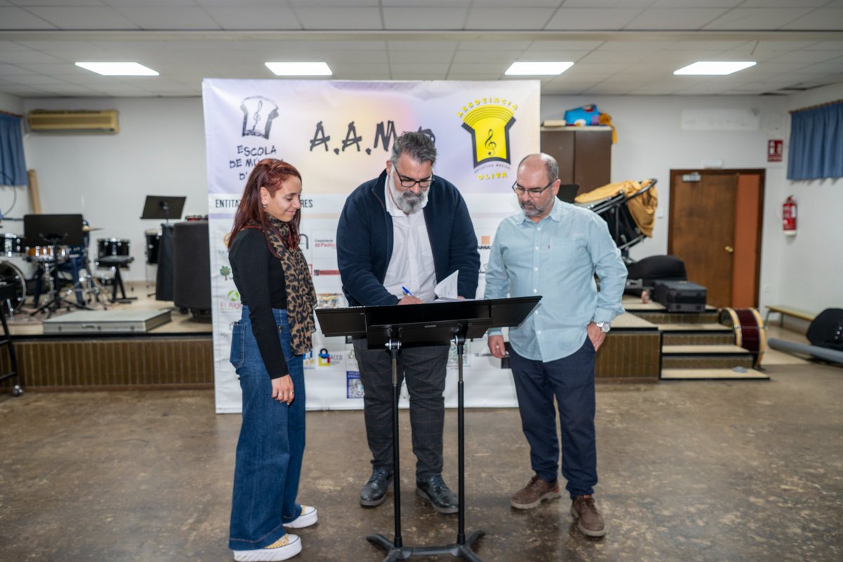 AAMO - Associació Artístico-Musical d'Oliva tweet media
