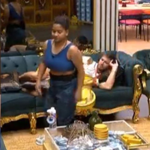 UpdateCharts tweet media