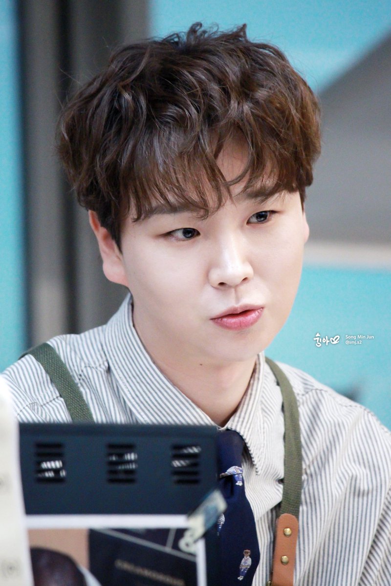 lifemt2's tweet photo. 260314 #송민준 생일 기념 미니 팬미팅 🎉💚 네가 좋아....... https://t.co/lk7Jd00VZp