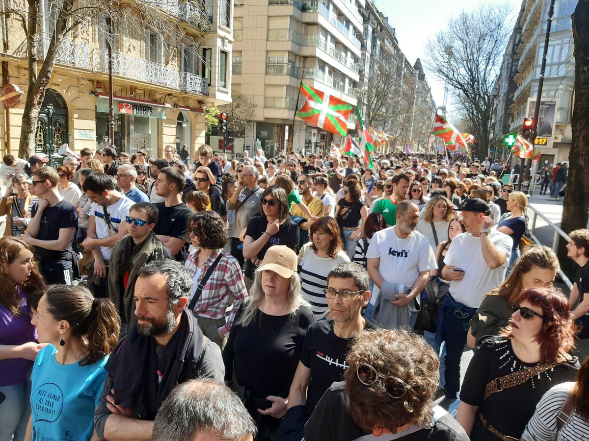 gure_argazkiak tweet media