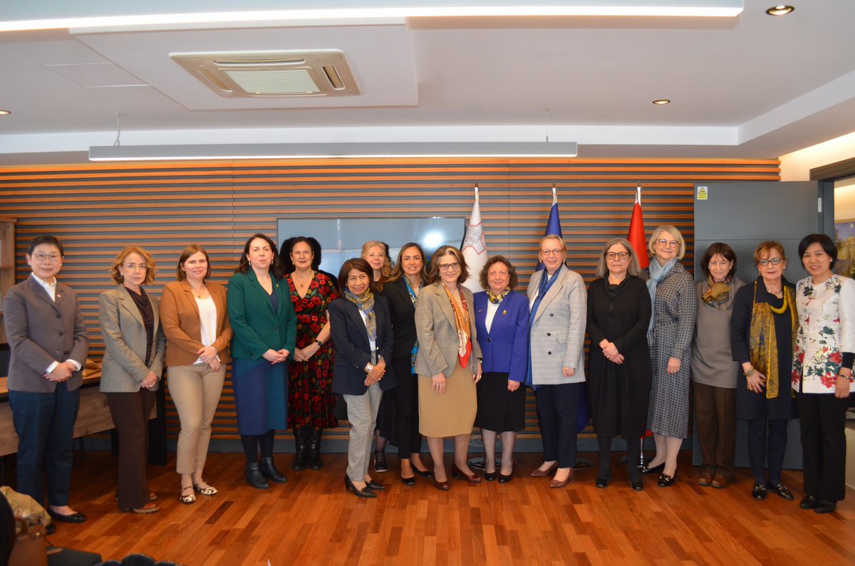 Diplomatic Observer tweet media