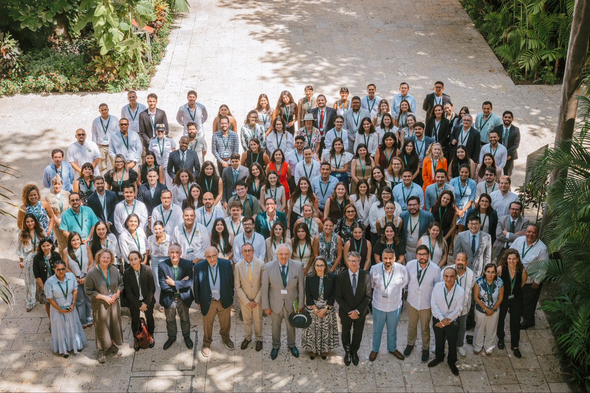 Embajada de Colombia en Países Bajos tweet media