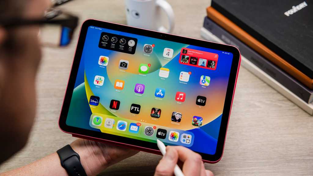 BrijjRajj's tweet photo. Just Ordered another Mouse Second one is getting old #AEWCollision #Apple #IPAD11 https://t.co/Jw6AJsWHOv