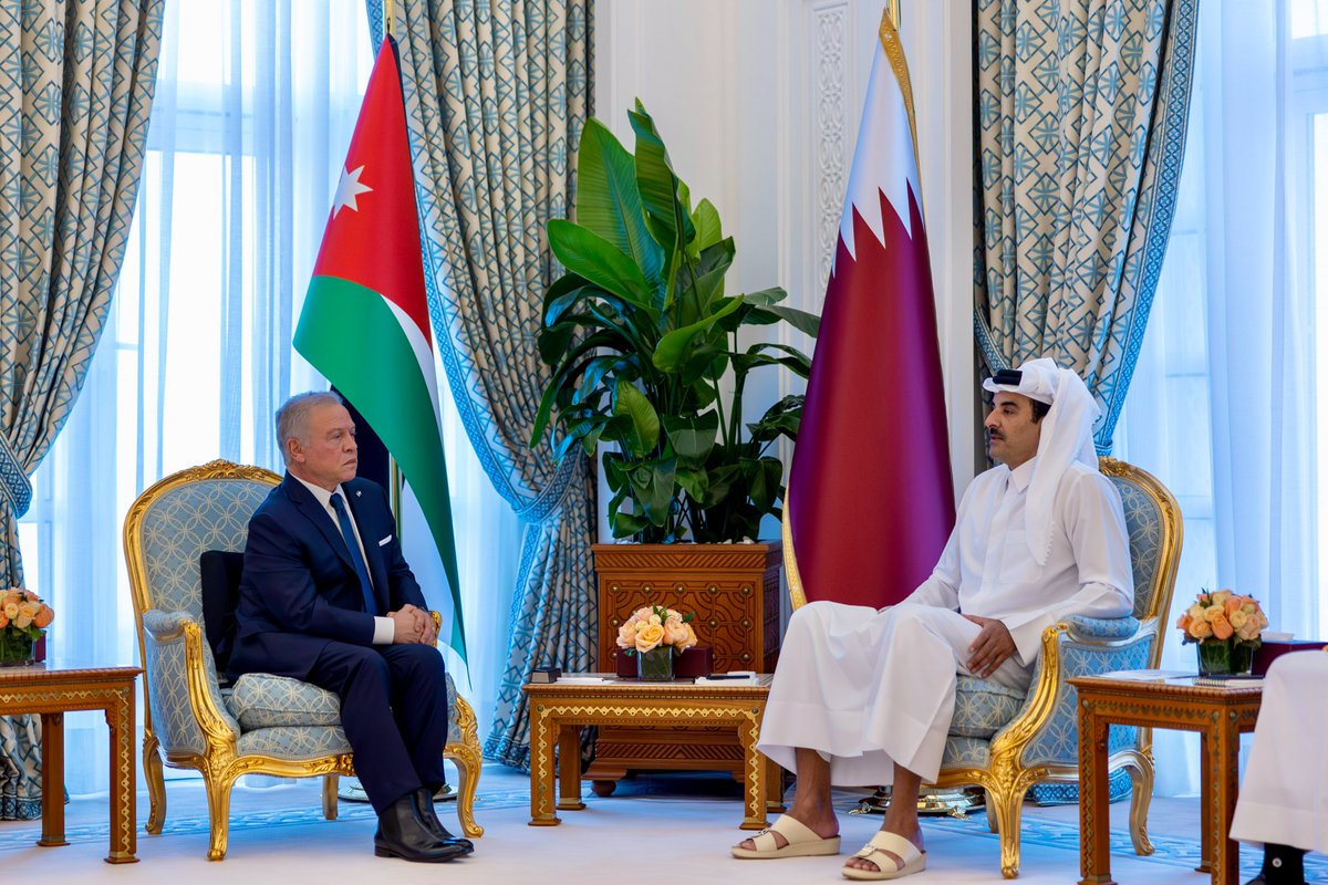 جلالة الملك عبدالله الثاني وسمو الشيخ تميم بن حمد آل ثاني، أمير دولة #قطر، يعربان عن رفضهما لمحاولات إقحام الدول العربية في صراع هي ليست طرفا فيه
#الأردن