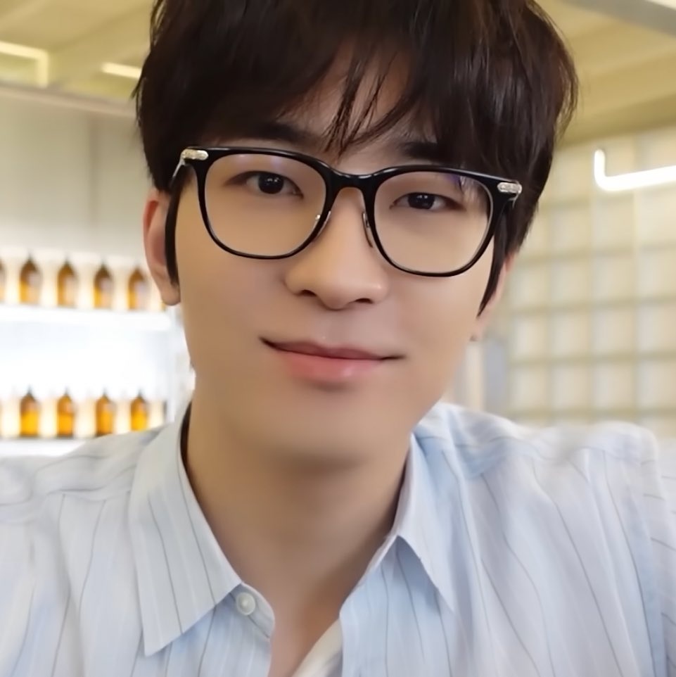 pucii🐈‍⬛ ia tweet media