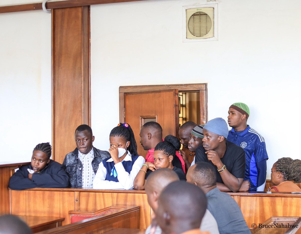 FreshbarberUg tweet media