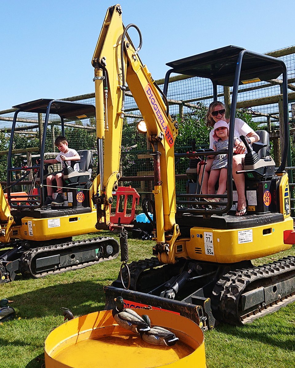 Diggerland_UK's tweet image. Let's bring the digger fun to your event 🚜

As well as operating our four UK theme parks, we also attend a number of major outside events around the country, throughout the year!

Find out more: diggerland.com/events/  

#EventPlanning #GreatOutdoors #Construction