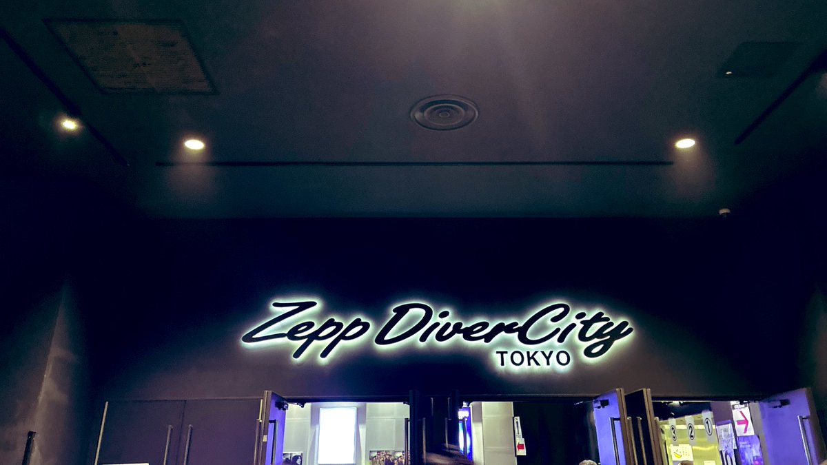 aenima0927's tweet photo. GLAY HIGHCOMMUNICATIONS TOUR 2026 in Zepp DiverCity "Zead Or Zlive"
終了!お疲れ様でした!まさかZeppでGLAYが観れる日が来るとは・・・しかも下手最前列😭インディーズ時代の曲から新曲多数と濃厚で盛り沢山なライヴでした最高😀 #GLAY #HIGHCOMMUNICATION
#ZeppDiverCity https://t.co/qXtaTxIBwM