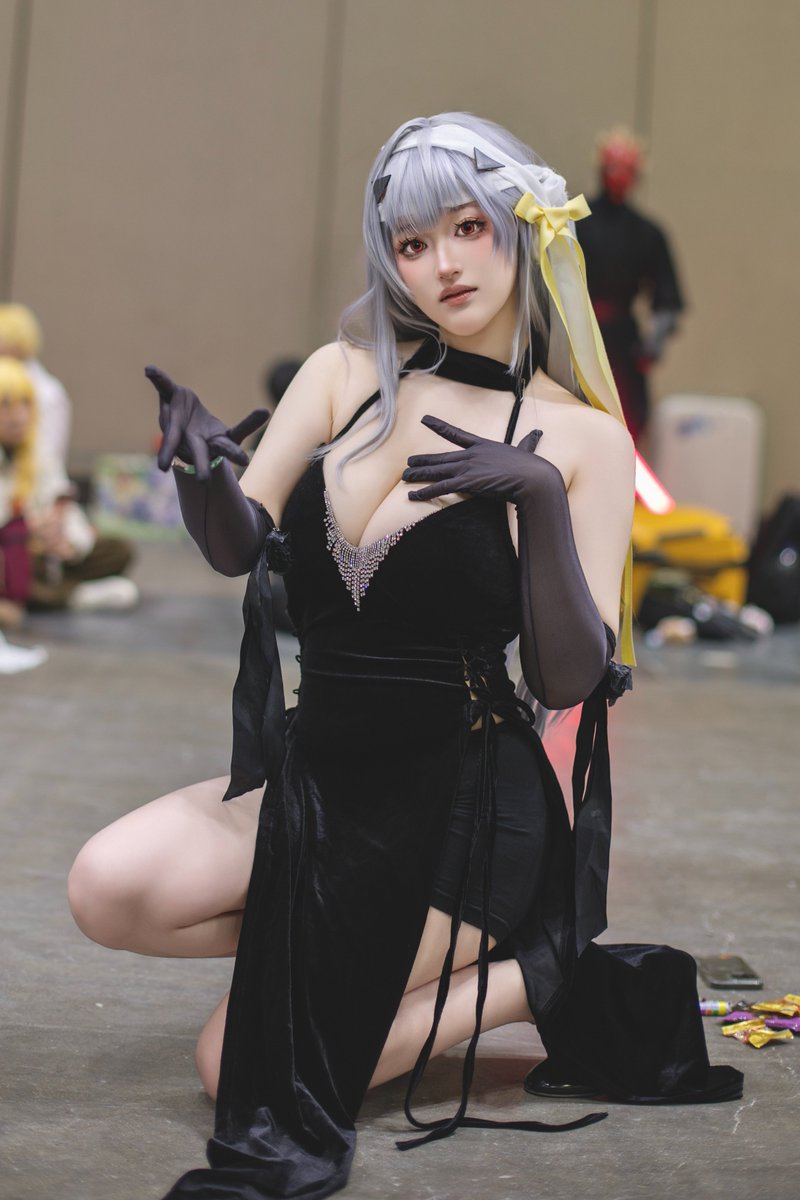 a_on9's tweet photo. 2026.03.14 서울 코믹월드  

모더니아 
- 전시회 드레스 ver.  

cos. @Eri__cos

#NIKKE #コスプレ #cosplay https://t.co/bU7XgB6eD3