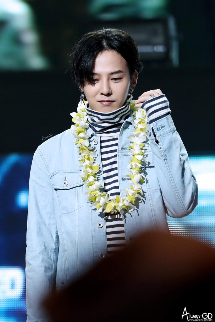 권지용 얼굴 tweet media