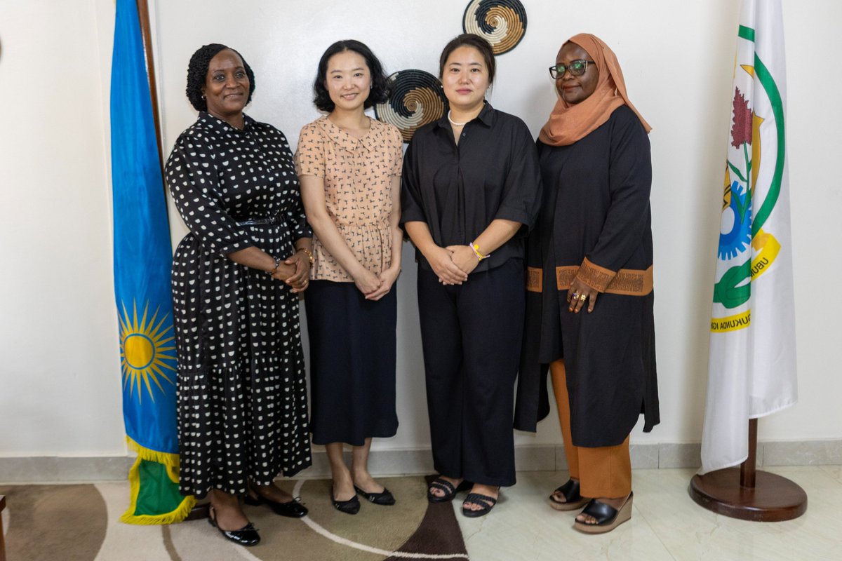 RwandaGender's tweet photo. Minister @U_Consolee met with the Korea Institute for Development Strategy team to discuss the progress of and ways to improve the #TechSheCan initiative, empowering vulnerable teen mothers and girls with industry-based skills for decent jobs in male-dominated fields. https://t.co/WnathAXVlL