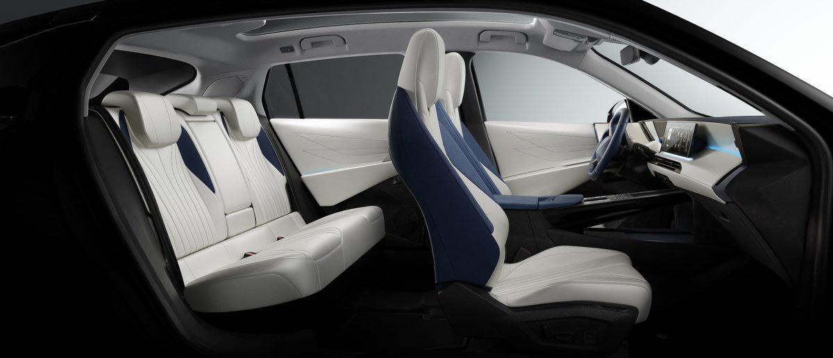 DS se la juega con el nuevo DS nº7. Sustituye a su coche de más éxito, el anterior DS7, con un SUV de lujo de 4,66 metros ofrecido en tres variantes eléctricas (de 230 a 350 CV, 4x2 y 4x4 y hasta 740 km de autonomía) y una versión híbrida ligera de 145 CV. ¿Qué os parece?