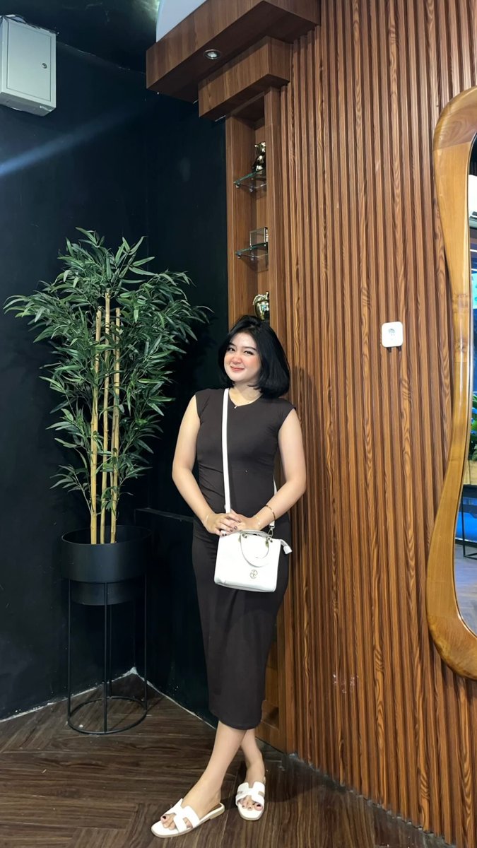 aprllil's tweet photo. Hallo all, info aprovit lgsg tele or wa bby 💋
#bobali 
#bodenpasar 
#expobali https://t.co/FTbfpM94lI