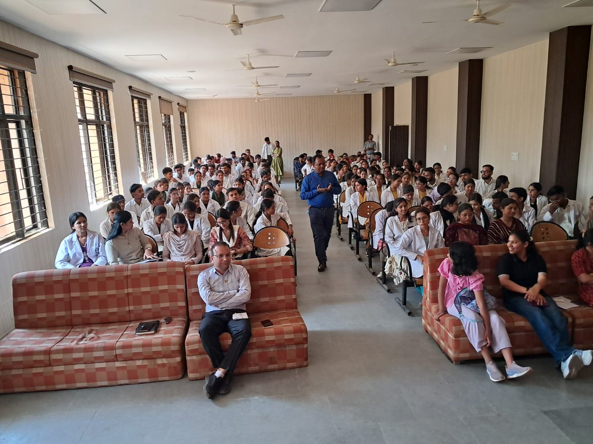 NcbZdbzu's tweet photo. #NCB raising day🇮🇳
NCB-Bhopal 17.03.26
🤝Awareness program @ Peoples College of Paramedical Science &amp; Research centre, Bhopal under MISSION SPANDAN
🤝>200 Students &amp; Faculty attended
🤝E-pledge taken
🤝Manas Helpline promoted
@dg_ncb
@PIB_bhopal
@narcoticsbureau
@PIBHomeAffairs https://t.co/lPfPFQQJO1