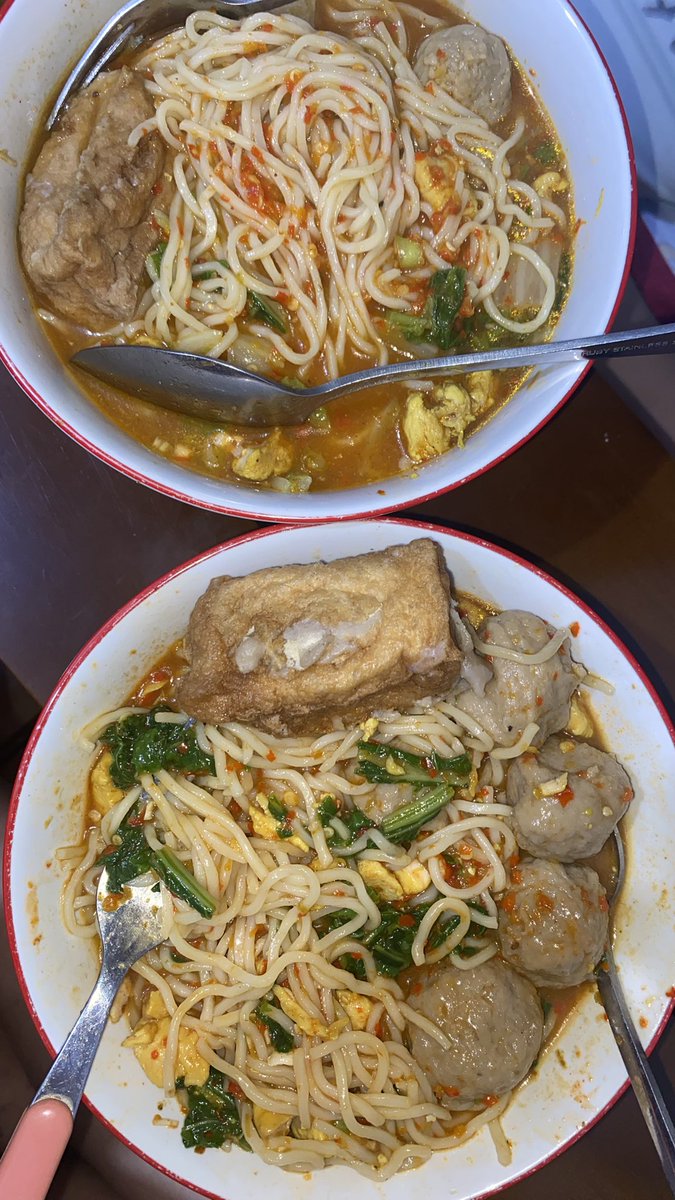 Cinta sesungguhnya adalah mie ayam.