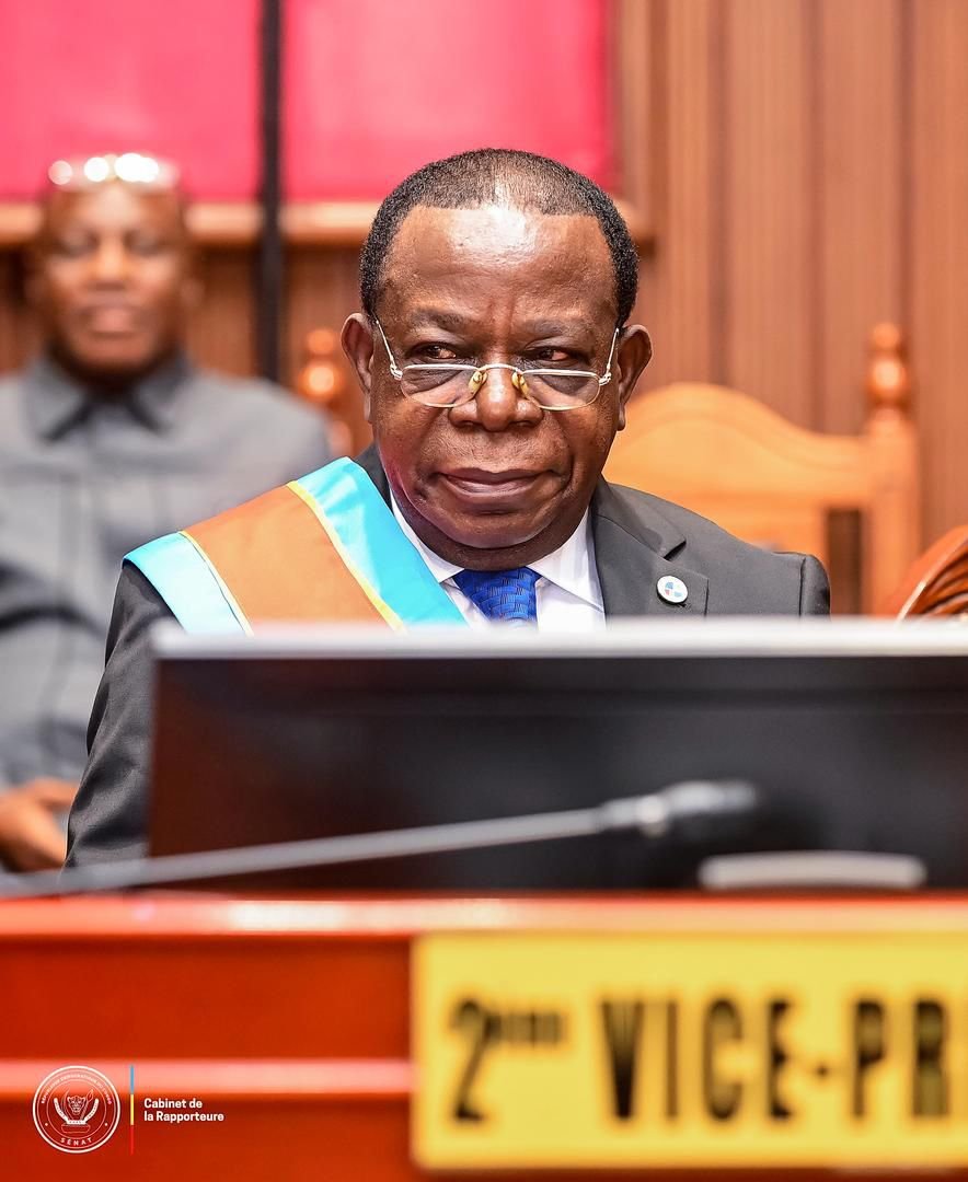 mediacongo's tweet image. Affaire #Bahati: @senatrdc convoque une plénière demain autour de la création d'une commission spéciale chargée d'examiner la pétition visant le deuxième vice-président de la chambre haute accusé d'incompétence par un groupe des sénateurs de l'#USN