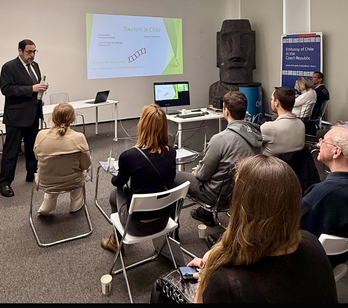Embajada de Chile en Chequia -Velvyslanectví Chile tweet media