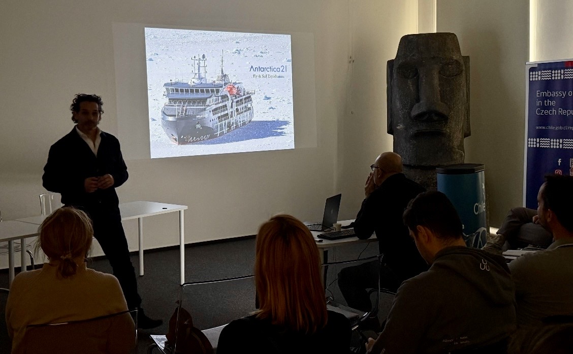 Embajada de Chile en Chequia -Velvyslanectví Chile tweet media