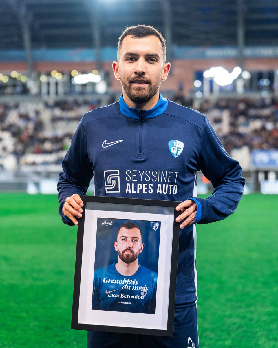 GF38_Officiel's tweet photo. 🏆 𝐋𝐞 𝐆𝐫𝐞𝐧𝐨𝐛𝐥𝐨𝐢𝐬 𝐝𝐮 𝐌𝐨𝐢𝐬 𝐝𝐞 𝐟é𝐯𝐫𝐢𝐞𝐫 ! 💙

Vous avez eu l’occasion de voter pour élire le Grenoblois du mois de février, et vous avez désigné 𝐋𝐮𝐜𝐚𝐬 𝐁𝐞𝐫𝐧𝐚𝐝𝐨𝐮 !

Le trophée lui a été remis à l’occasion du premier match à domicile du mois, face à Saint-Étienne, samedi dernier.

Félicitations 𝐋𝐮𝐜𝐚𝐬 et merci à tous pour vos votes !

#GF38 #EnsembleGagnonsLesSommets #Antésite