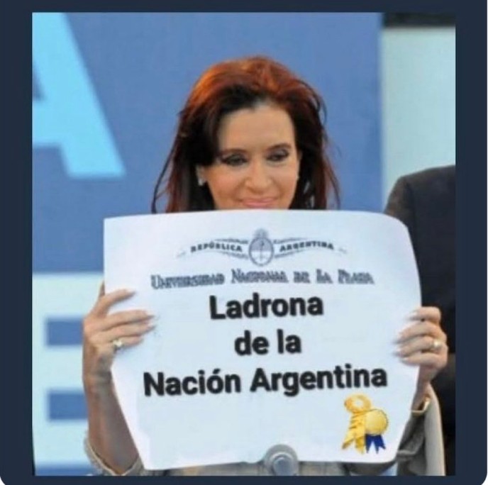 BlancaDios2's tweet photo. Quien paga tanta seguridad para la korrupta ??
No es justo 
Duele que haga lo que quiere y que la justicia se lo permita
Me genera mucha bronca
Que se cree que es?? https://t.co/1PRlw6GfXw