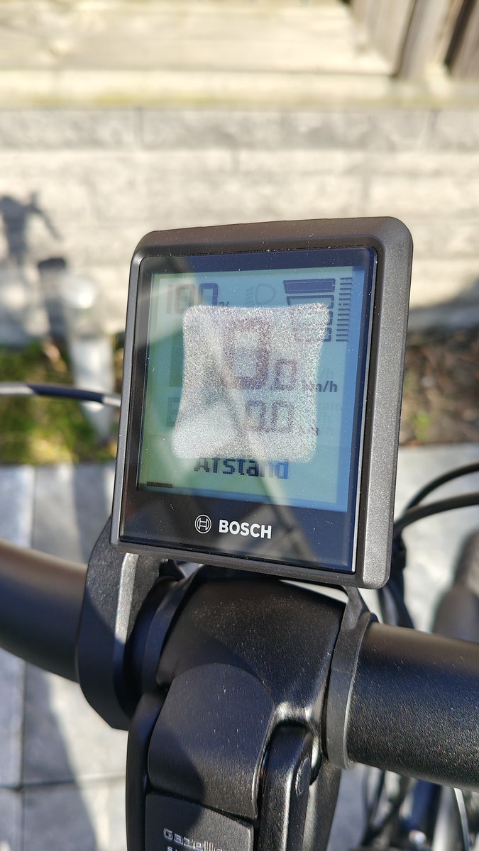 puttiron's tweet photo. Een #Bosch #Intuvia100 display met vocht. Klacht ingediend bij Bosch. Bosch weigert het apparaat om te ruilen. Een gevalletje "slechte service". Voortaan even goed nadenken voor je spullen van Bosch koopt. #intuviadisplay #intuvia100 #slechteservice #garantie #garantiegedoe https://t.co/pjXJhfXaov