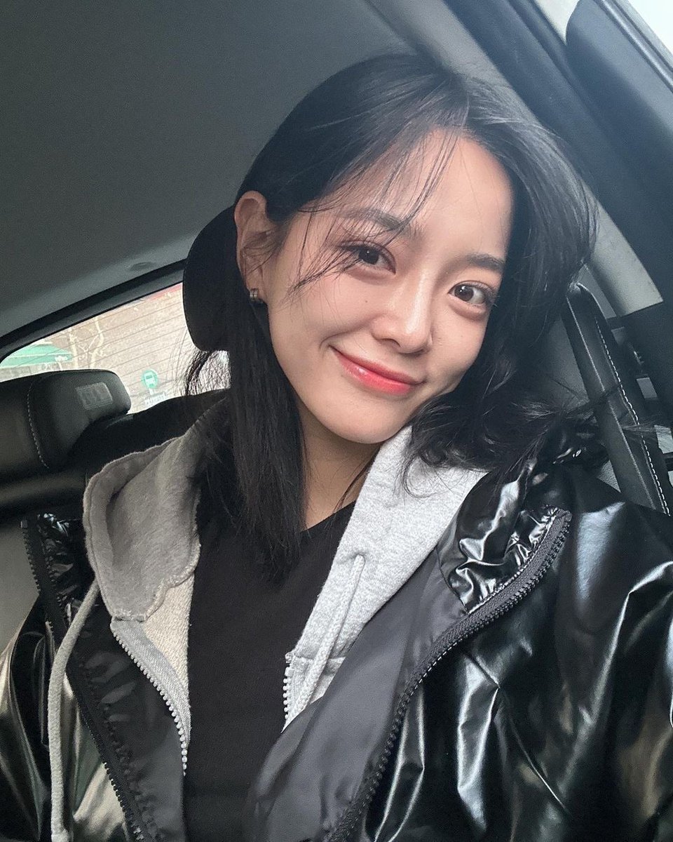 สำหรับคนที่เกิดไม่ทันรัชสมัย ไโไ ยุครุ่งเรือง เตรียมรับแรงกระแทกด้วยนะคะ เมนร้อง วิชวล นางเอก ศิลปินเดี่ยว เมนเต้น วงเรามีครบจบที่เดียว 

จะคัมแบคแล้วค่ะ เดือน 5 นี้ เตรียมตัวด่วน #IOI #아이오아이