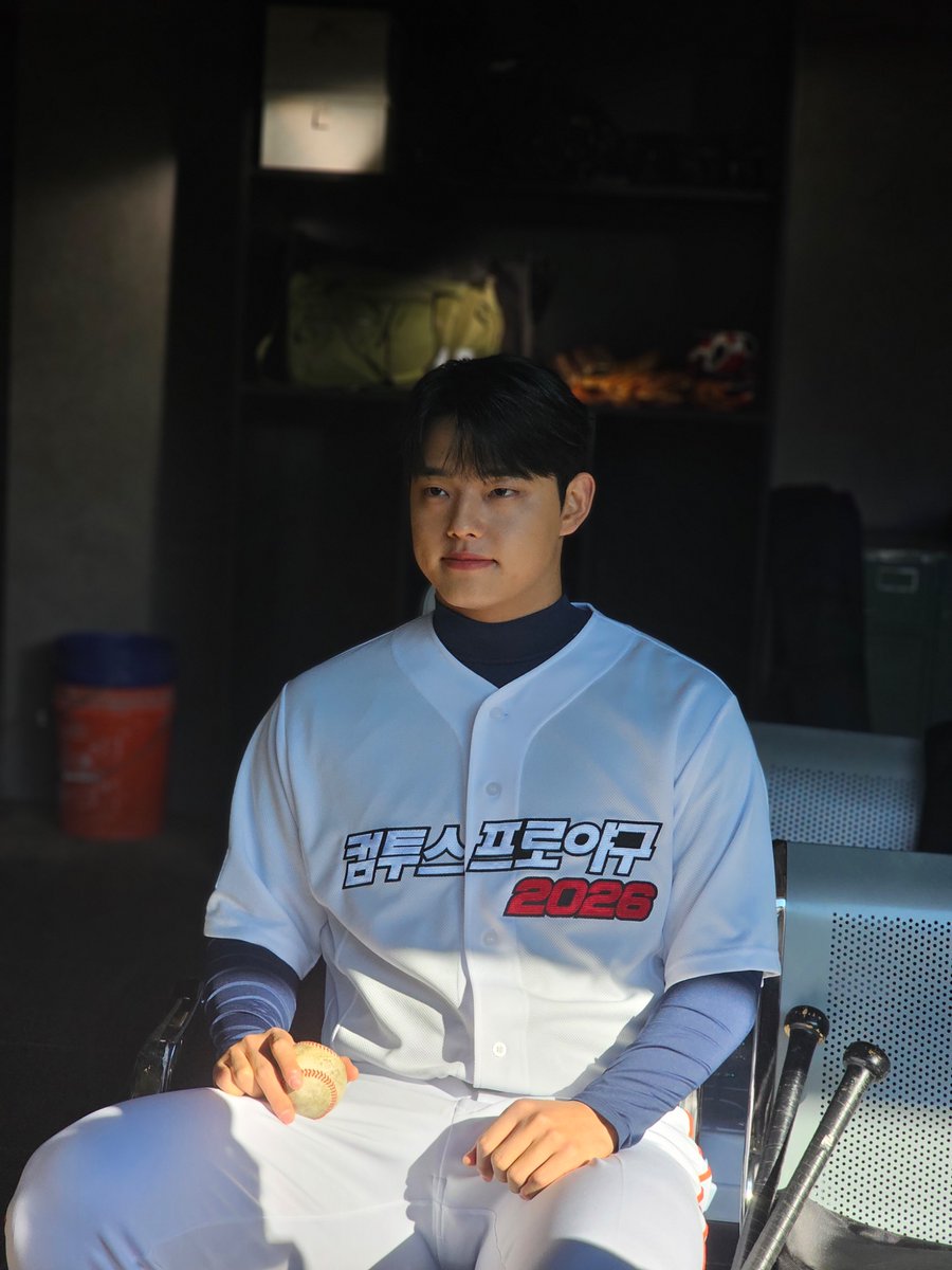 더그아웃매거진 tweet media