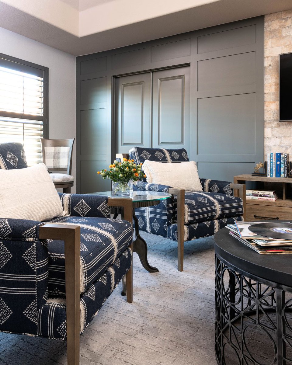 TwillyandFig's tweet image. Early morning or late night, this is our spot!

#twillyandfig #twillyandfiginteriordesign #interiorinspiration #loungdesign
#livingroomdesign