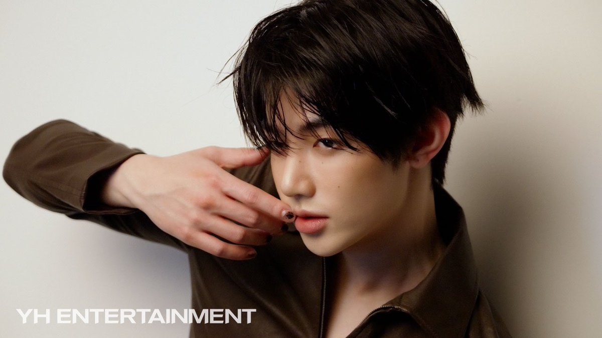 🎥260317 YH ENTERTAINMENT Youtube Update

[ZHANG HAO] ‘V MAGAZINE CHINA’ Behind the Scenes

🔗 youtu.be/lKHDKfke9bg

V MAGAZINEのビハインド動画が公開されました！
視聴、高評価👍、コメント💬、共有をしましょう💖

#章昊 #장하오 #ZHANGHAO #ジャンハオ