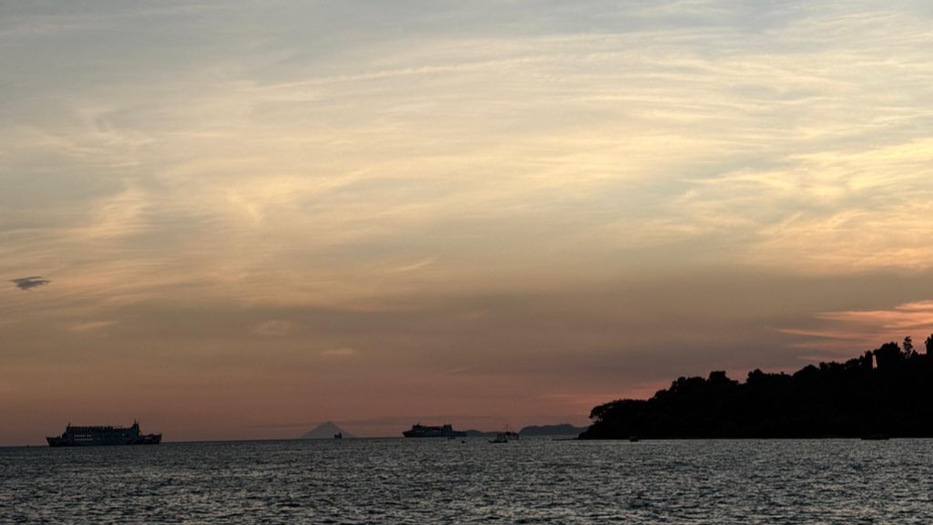 kalinda ardiningrum tweet media