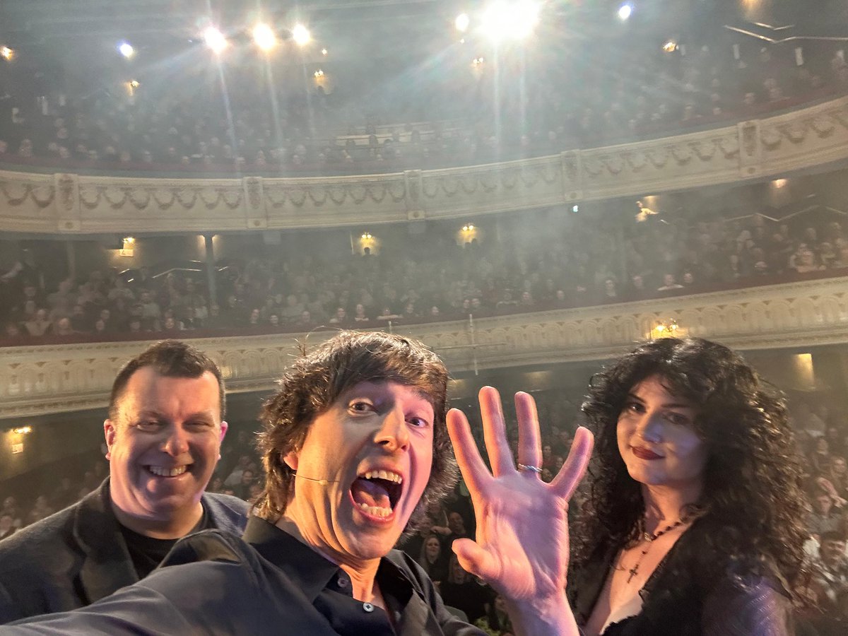 Danny Robins tweet media