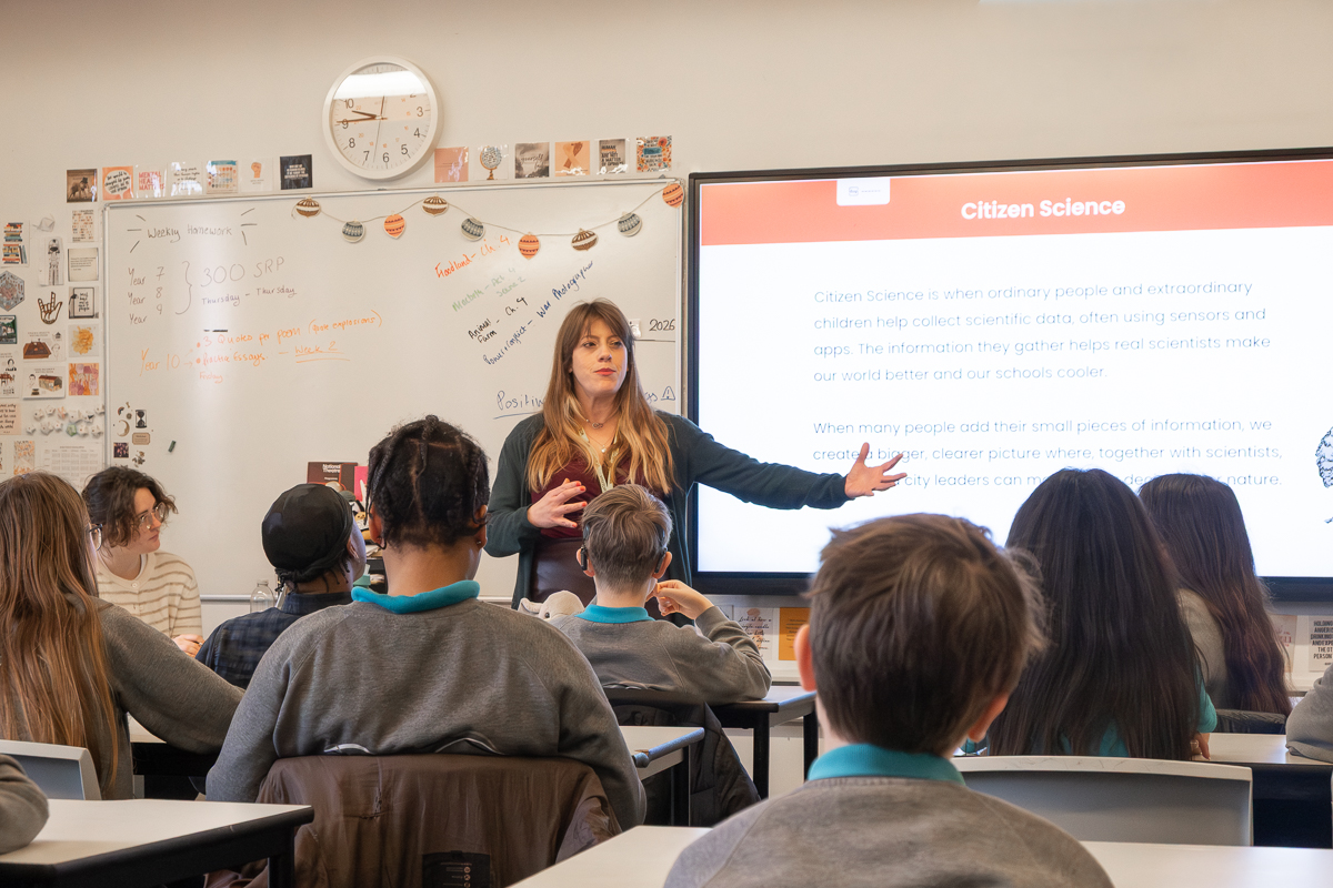 Hot Poets tweet media