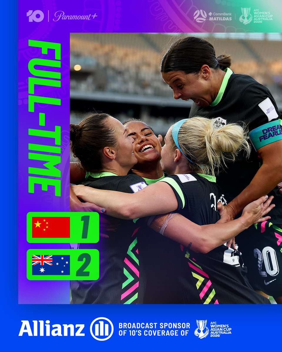 10 Football tweet media