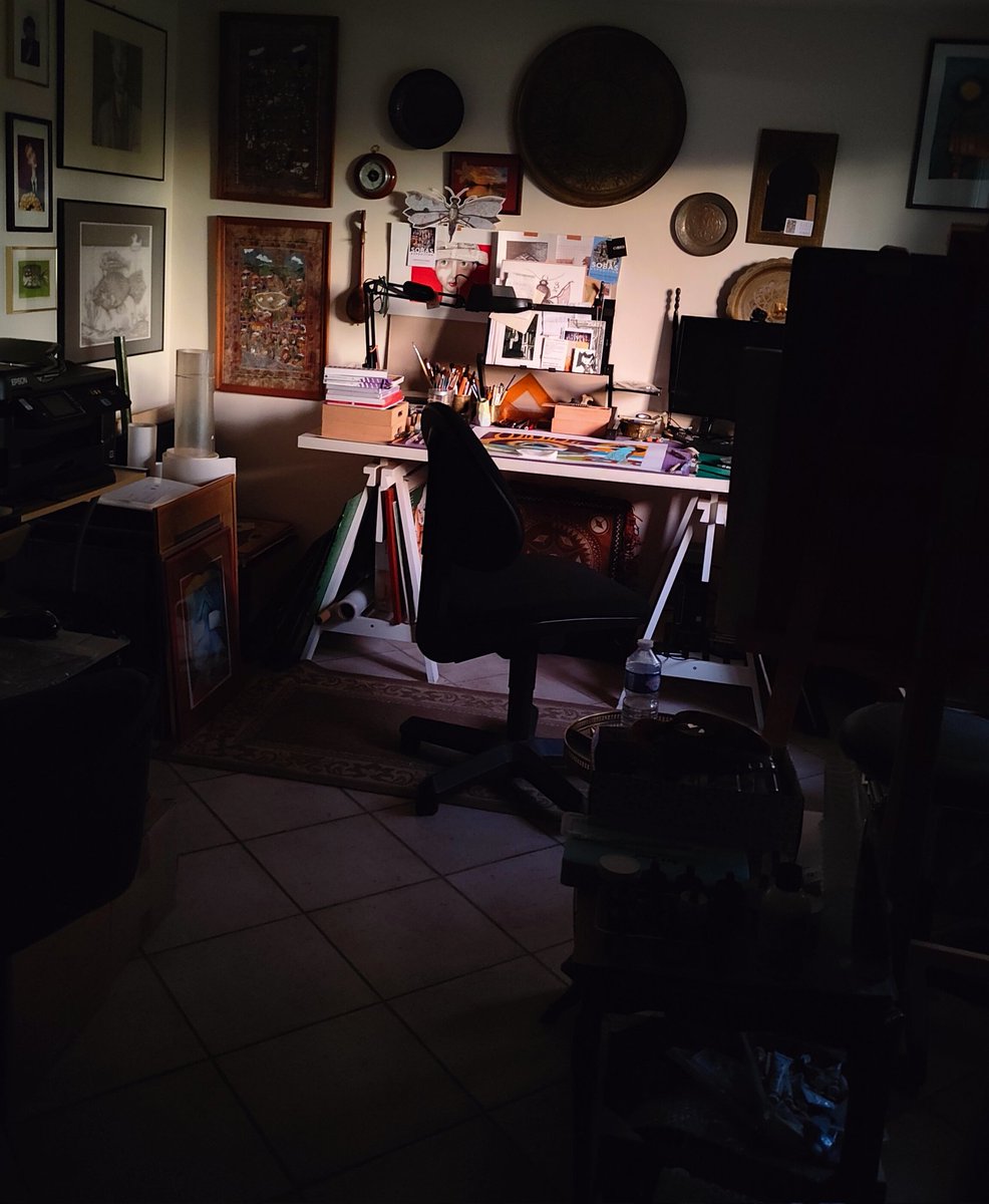 Atelier462's tweet image. A day of work...and the sun outside the window...
🌞🖋️🖌️
#art #artstudio #mars #tuesday #artist